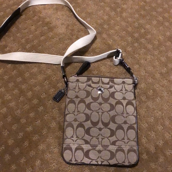 Coach Crossbody - Picture 1 of 3